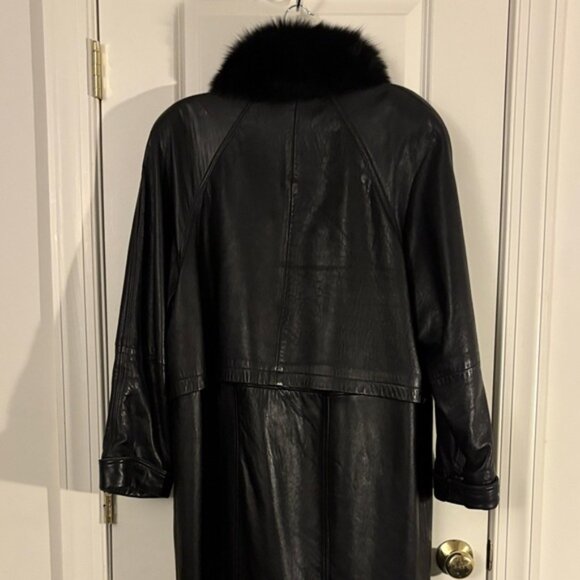 Luxurious Black Leather Jacket with Fur Trim (fur trim sold separately) - Picture 5 of 10